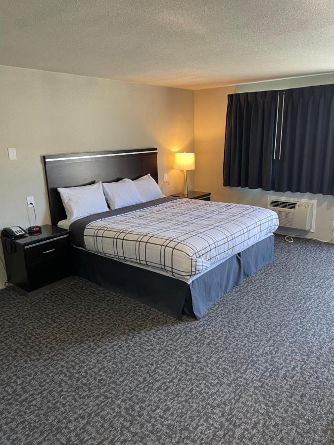 Royal Inn Eugene- Airport Zewnętrze zdjęcie